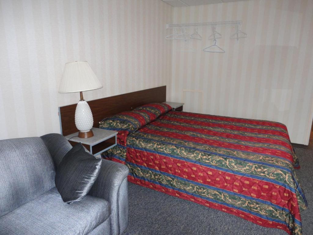 Springs Motor Inn Wainwright Room photo